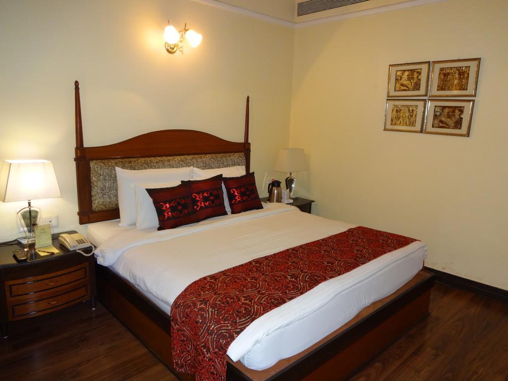 Hotel Babylon International Rāipur Pokoj fotografie