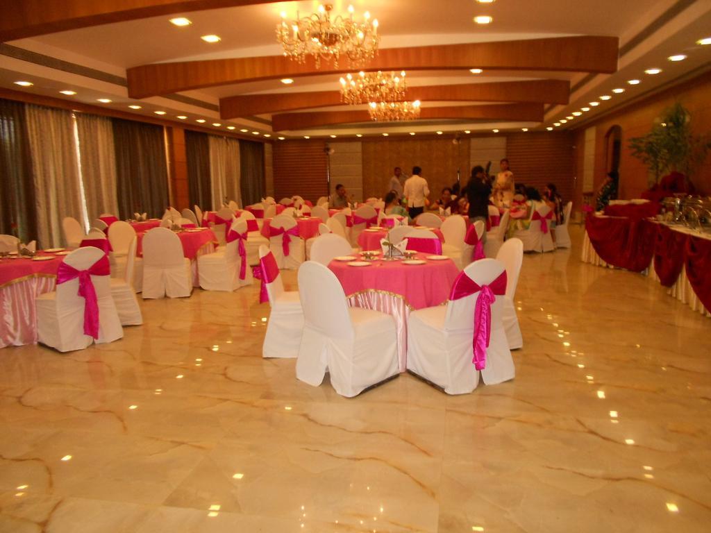 Hotel Babylon International Rāipur Pokoj fotografie